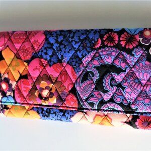 Vera Bradley trifold wallet pink blue floral purse multiple pockets zipper women